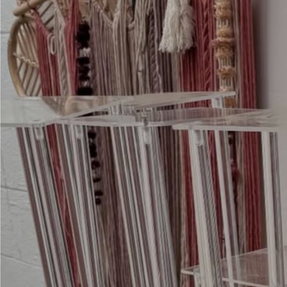 • Handcrafted Macrame Garland • - Picture 3 of 3